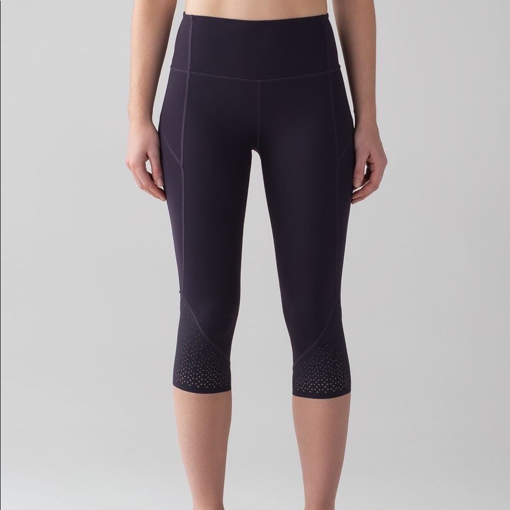 Lululemon Anew Cropped Lasercut Leggings